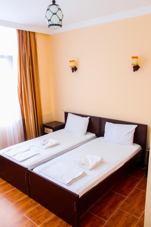 Hulus Hotel Makhinjauri Exterior photo