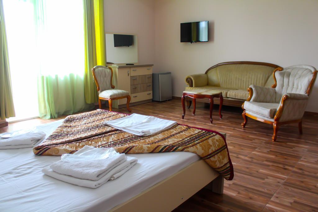 Hulus Hotel Makhinjauri Exterior photo